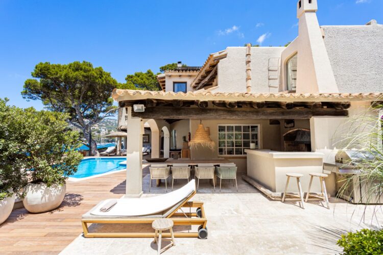 Casa San Carles Exclusive Holiday Home for Rent in Mallorca outdoor kitchen
