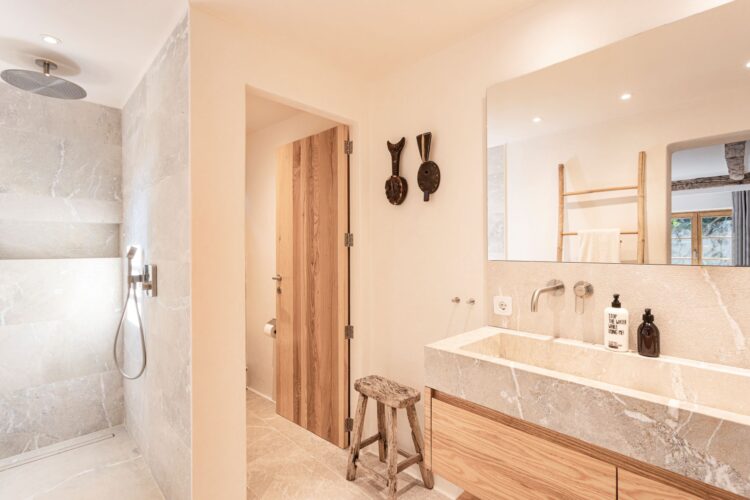Casa San Carles Luxury Holiday Villa Mallorca bathroom