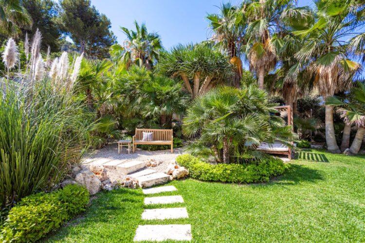 Casa San Carles Luxury Holiday Villa Mallorca garden