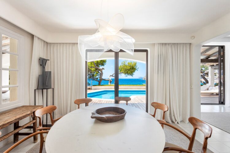 Casa San Carles Exclusive Holiday Home for Rent in Mallorca table