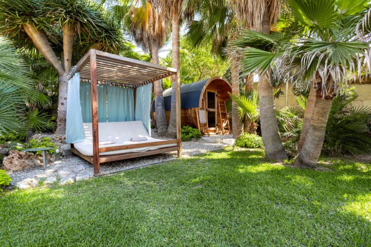 Casa San Carles Luxury Holiday Villa Mallorca daybed