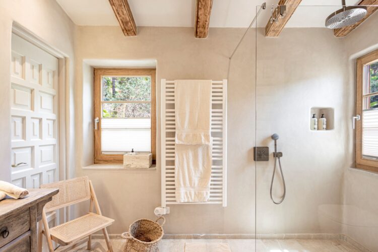 Casa San Carles Luxury Holiday Villa Mallorca bathroom