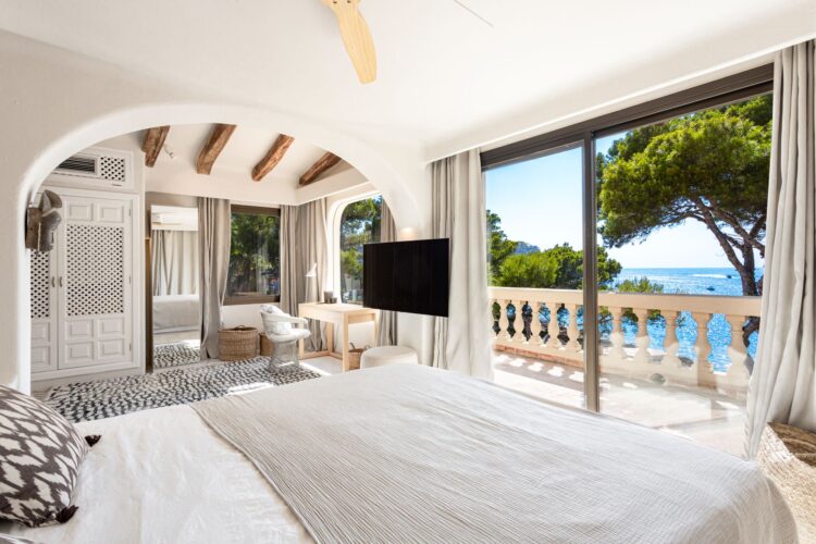 Casa San Carles Luxury Holiday Villa Mallorca bedroom with sea view