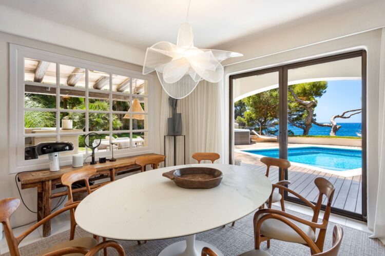Casa San Carles Exclusive Holiday Home for Rent in Mallorca dining table