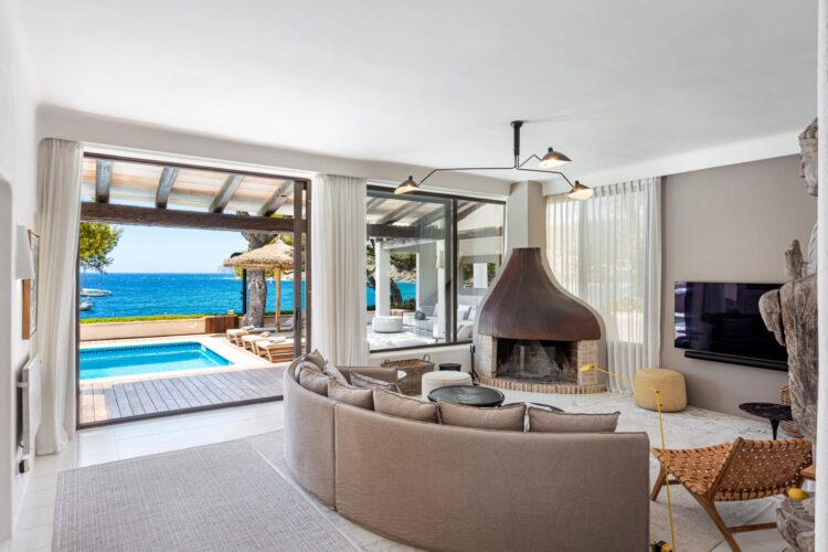 Casa San Carles Exclusive Holiday Home for Rent in Mallorca living room