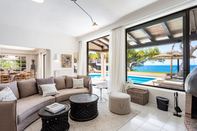 Casa San Carles Exclusive Holiday Home for Rent in Mallorca living area