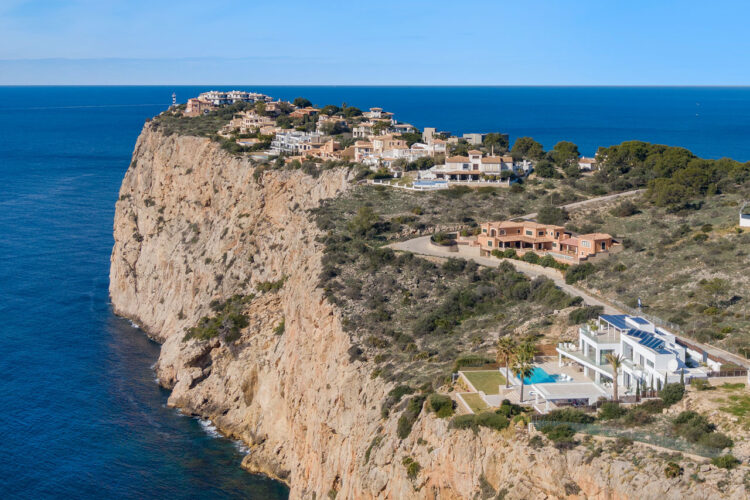 Cliff Villa Port Andratx luxury Holiday Home Mallorca By the Sea location on a cliff